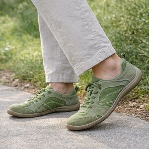 Earth Origins Carly Women's Leather Slip-On Comfort Sneakers Green Size 8M